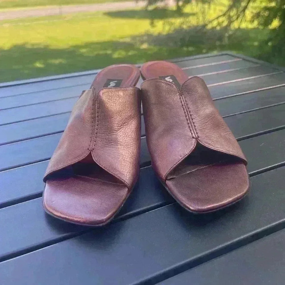 Van Eli Leather Burgundy Low Heel Sandals Size 9.5 - Picture 2 of 7